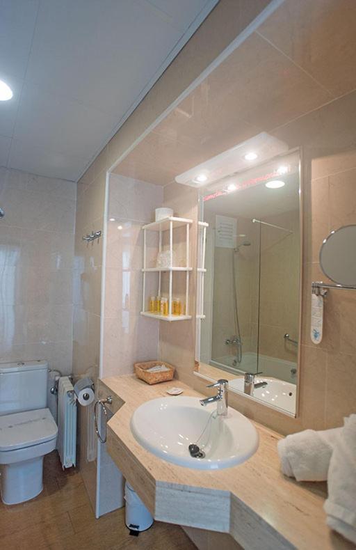 Hotel Sa Volta Es Pujols Bagian luar foto