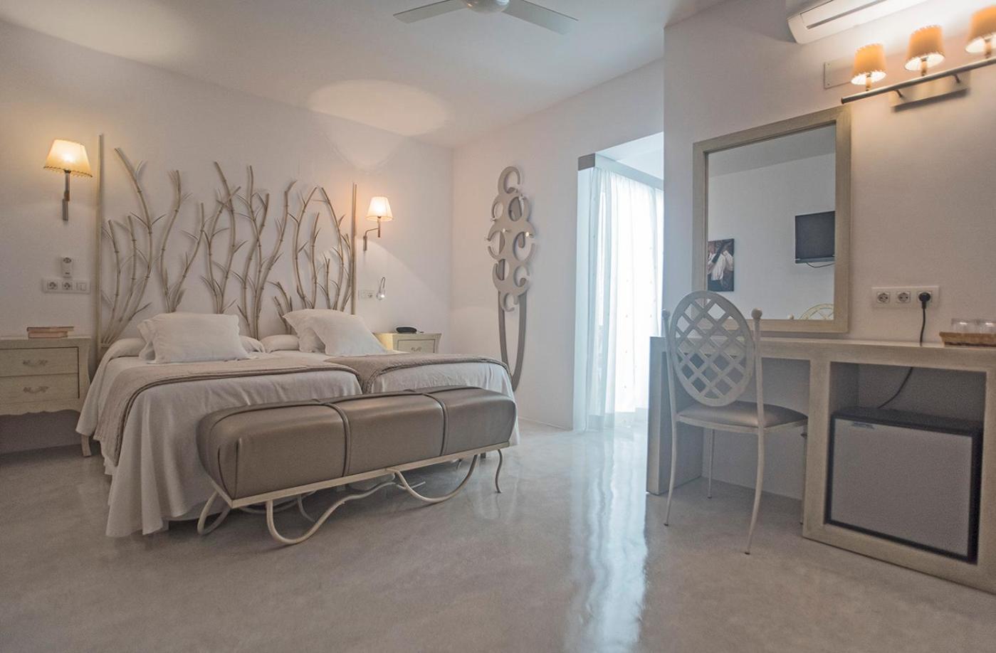 Hotel Sa Volta Es Pujols Bagian luar foto