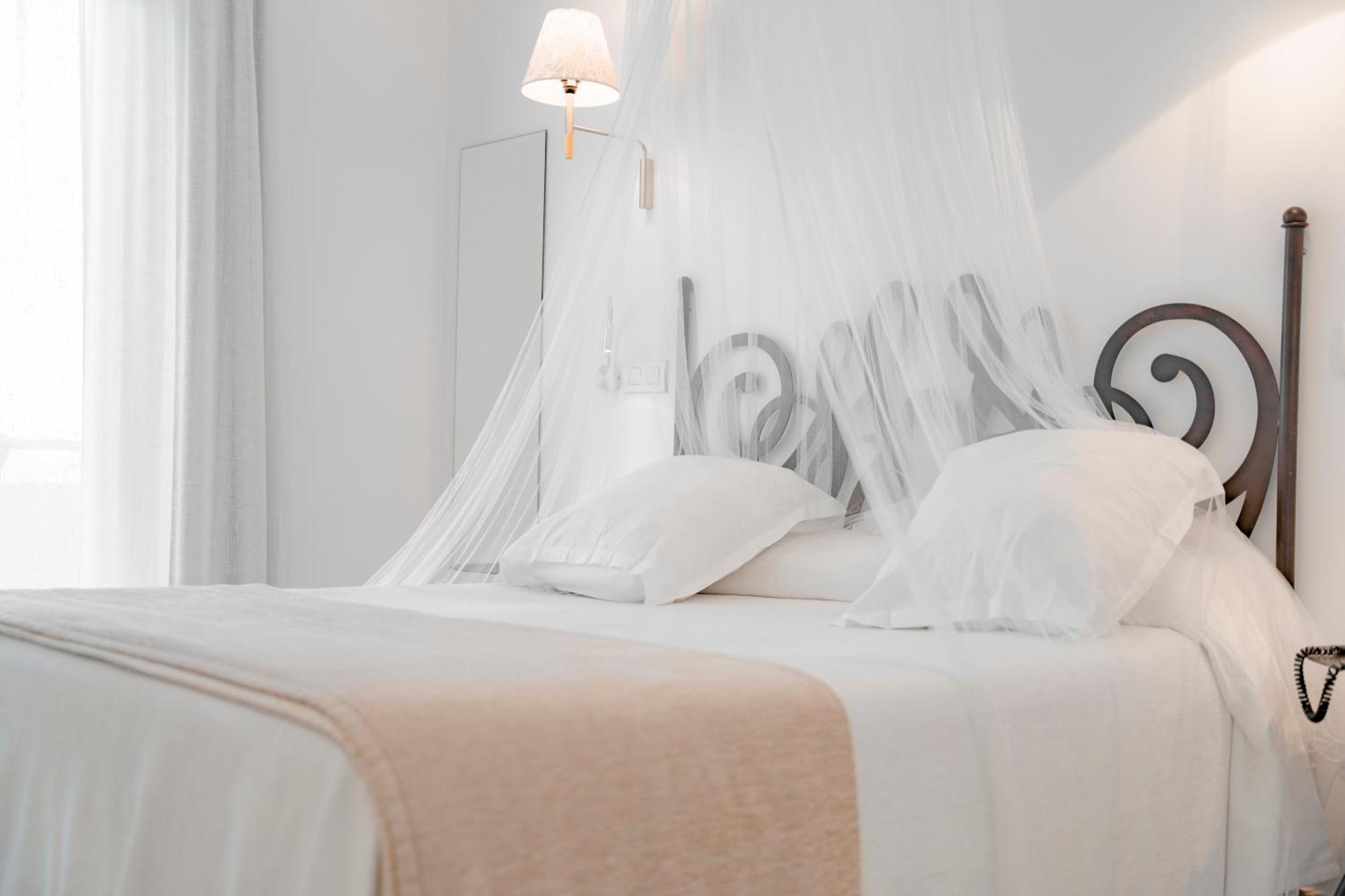 Hotel Sa Volta Es Pujols Bagian luar foto